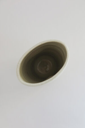 White vase #3 - Image 4